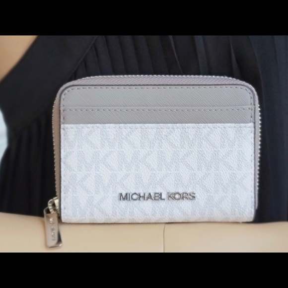 Michael Kors Handbags - Michael Kors Jet Set MD Card Case Wallet